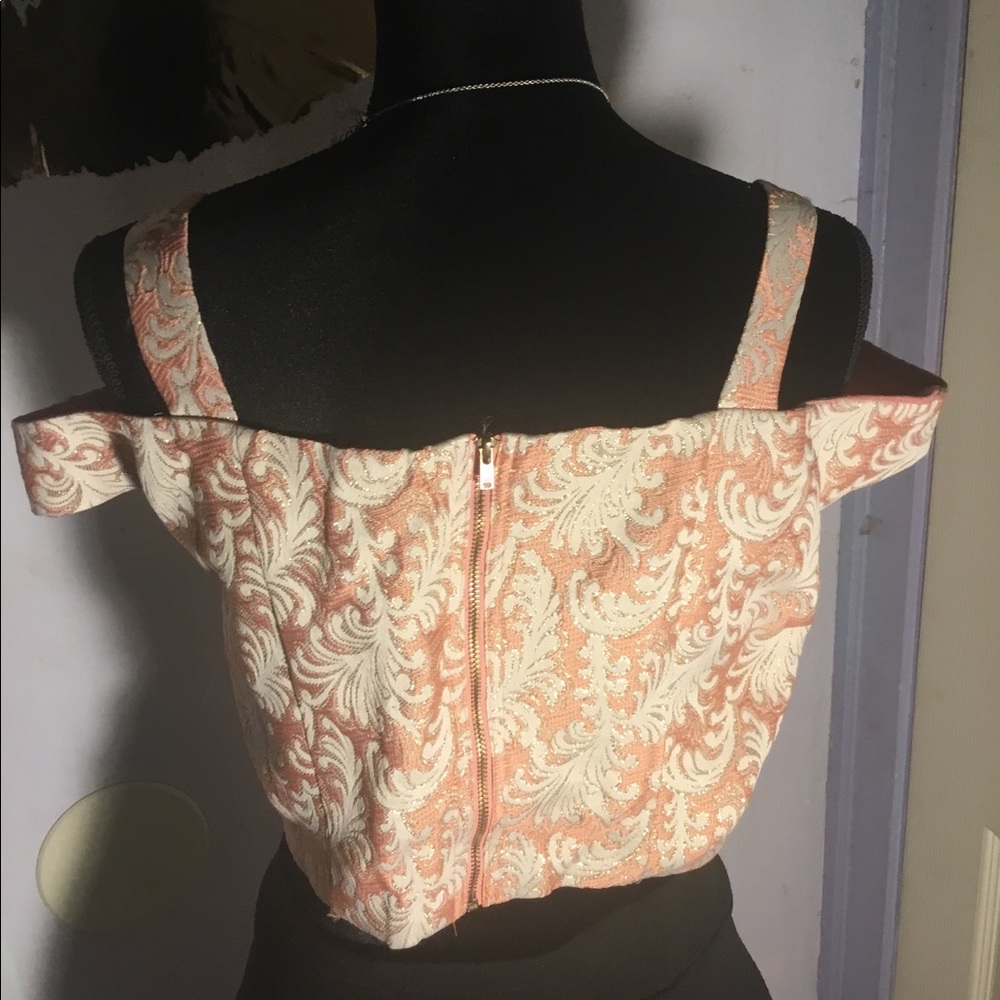 Shell crop top - Picture 2 of 4